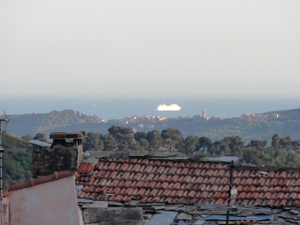 Villa Il Merlo Della Rocca à Imperia Chambre photo