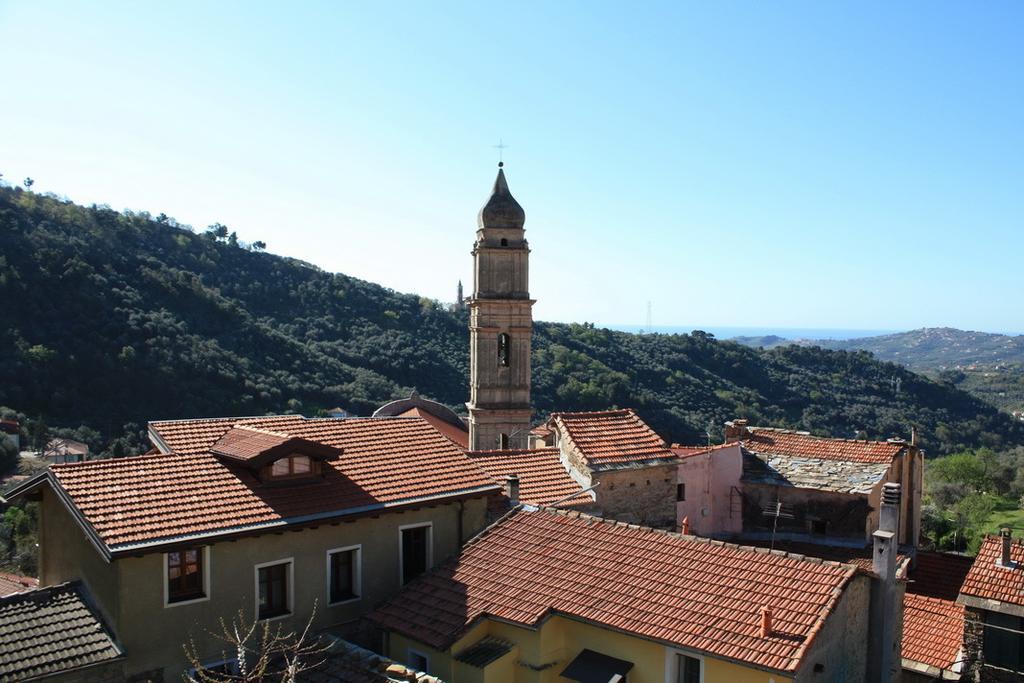 Villa Il Merlo Della Rocca à Imperia Chambre photo